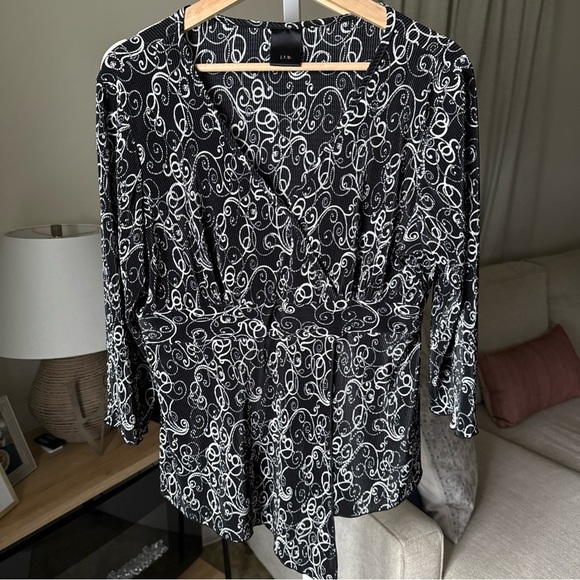 JTB Women’s Black/White V Neck Top - 3/4 Sleeve, Gathered Waist Size 12-14 - Picture 1 of 7
